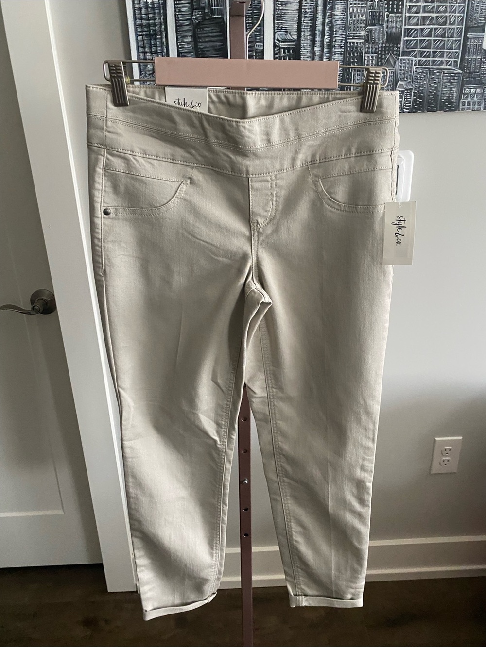 NWT Style & Co. Khaki Ankle Pant with Tummy control Size 4